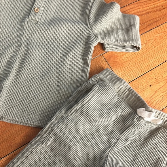 Modern Moments Other - Waffle knit 18-month sage green set